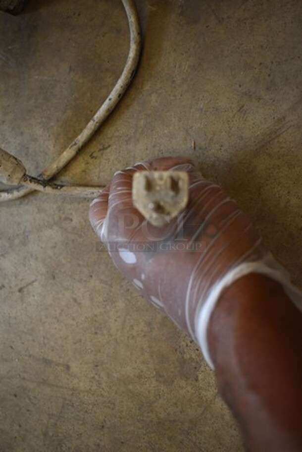 Titan XT 420 Airless Paint Sprayer.  - Image 3 of 3