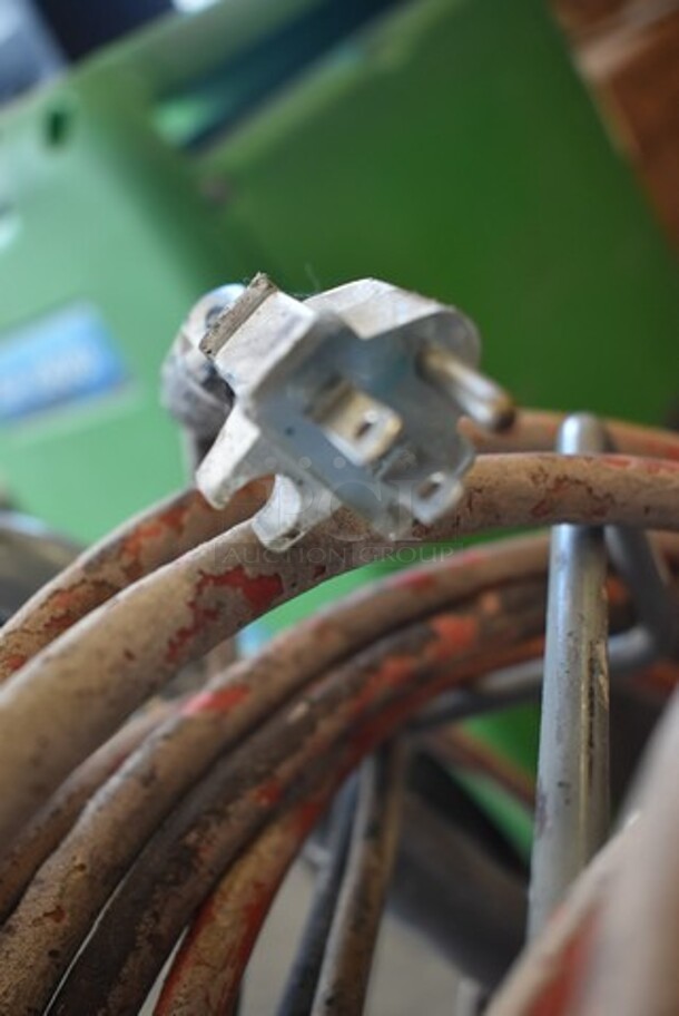 Titan 0516167 Airless Sprayer. 120 Volts, 1 Phase.  - Image 3 of 4