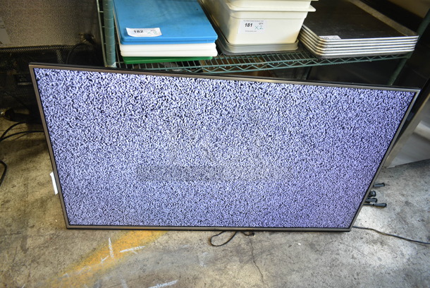 LG 55UH615A 55" Television. 100-240 Volts, 1 Phase. Buyer Must Pick Up - We Will Not Ship This Item. Tested and Working!  - Image 1 of 9