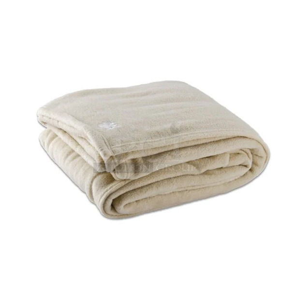 4 BRAND NEW SCRATCH AND DENT! Hotel Quality Luxury Vanilla Fleece Blanket King 108x90. 4 Times Your Bid!  - Image 1 of 7