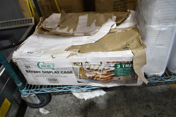 BRAND NEW SCRATCH AND DENT! Choice 176BDC3 3 Tray Bakery Display Case with Rear Doors - 21" x 17 3/4" x 16 1/2" - Image 2 of 4