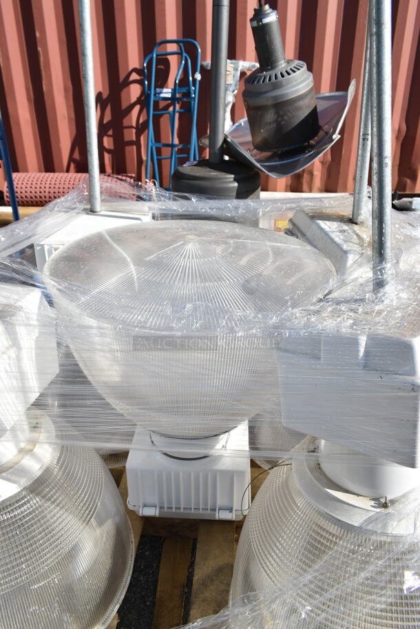 PALLET LOT of 5 Genlyte Metal Wide-Lite Lights. 5 Times Your Bid! - Image 5 of 7
