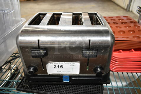 Waring WCT708 Stainless Steel Countertop 4 Slot Toaster. 120 Volts, 1 Phase. 