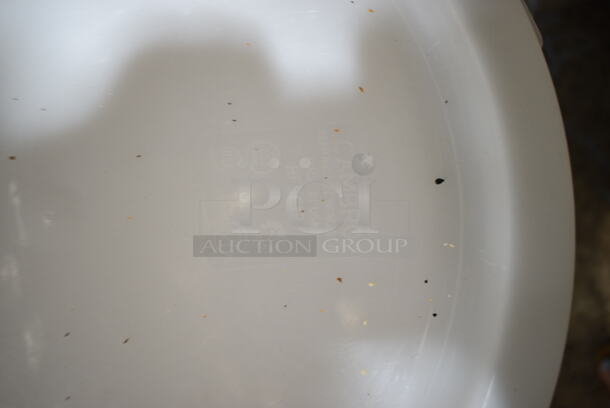 ALL ONE MONEY! Lot of Clear Poly Lids - Image 3 of 7