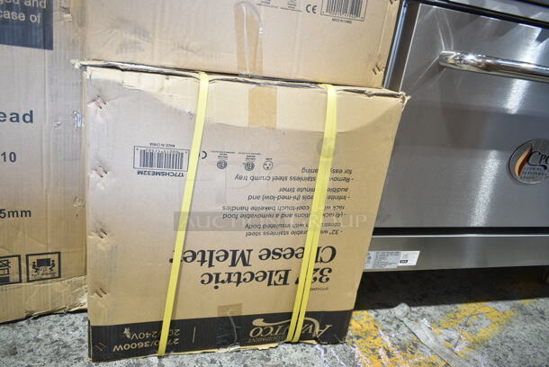 BRAND NEW IN BOX! Avantco 177CHSME32M Stainless Steel Commercial Countertop Electric Powered 32" Cheese Melter. 208/240 Volts. - Image 2 of 3