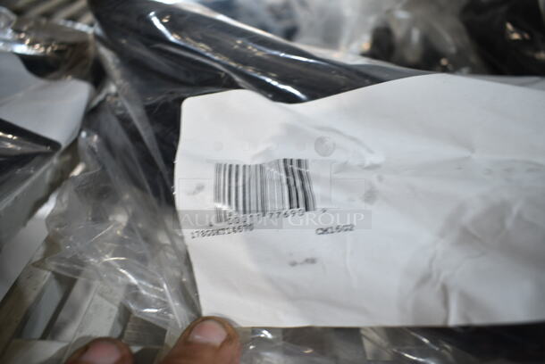 3 BRAND NEW SCRATCH AND DENT! Avantco 178GSKT14670 Vinyl Magnetic Door Gasket for UBB-24-72 Series, UBB-24-72G-HC Series, UBB-72-HC Series, UDD-24-72 Series, and UDD-72-HC Series. 3 Times Your Bid!  - Image 4 of 5