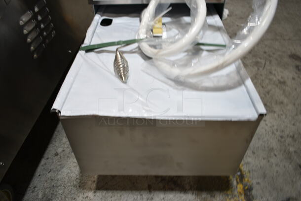 BRAND NEW SCRATCH AND DENT! 2024 Frymaster PF110 110 lb. Portable Fryer Oil Filter with Standard Gravity Drain. 120 Volts, 1 Phase.  - Image 6 of 8