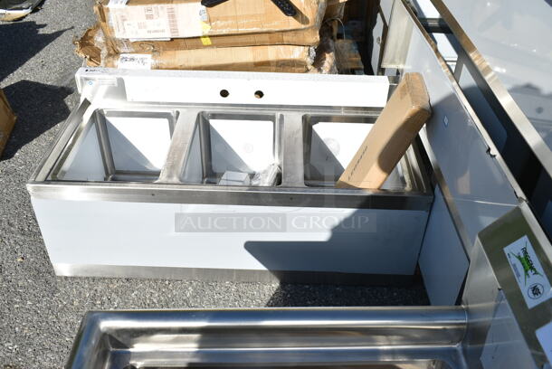 BRAND NEW SCRATCH AND DENT! Steelton 522BS3T38 3 Bowl 18 Gauge Underbar Sink - 38" x 18 3/4" - Image 2 of 8