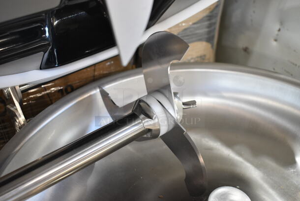 BRAND NEW SCRATCH AND DENT! Sirman 40794058 Katana 12 PTO Buffalo Chopper Food Processor with #12 Hub. 120 Volts, 1 Phase. Tested and Working! - Image 10 of 12