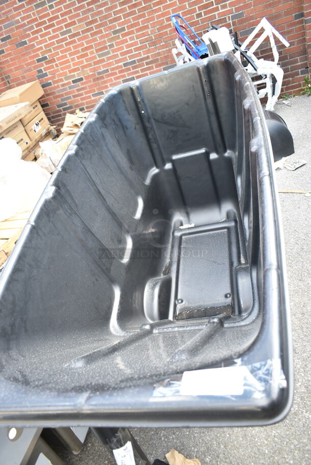 BRAND NEW SCRATCH AND DENT! Lavex 475AG107TBBK 1 Cubic Yard Black Heavy-Duty Tilt Truck / Trash Cart (2100 lb. Capacity) - Image 3 of 6