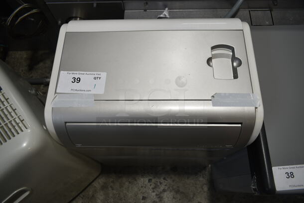 BRAND NEW SCRATCH AND DENT! Commercial Cool CPRB08XCJ-RBG Metal 8,000 BTU Portable Air Conditioner w/ Original Accessories. 115 Volts, 1 Phase. Tested and Working! - Image 4 of 8