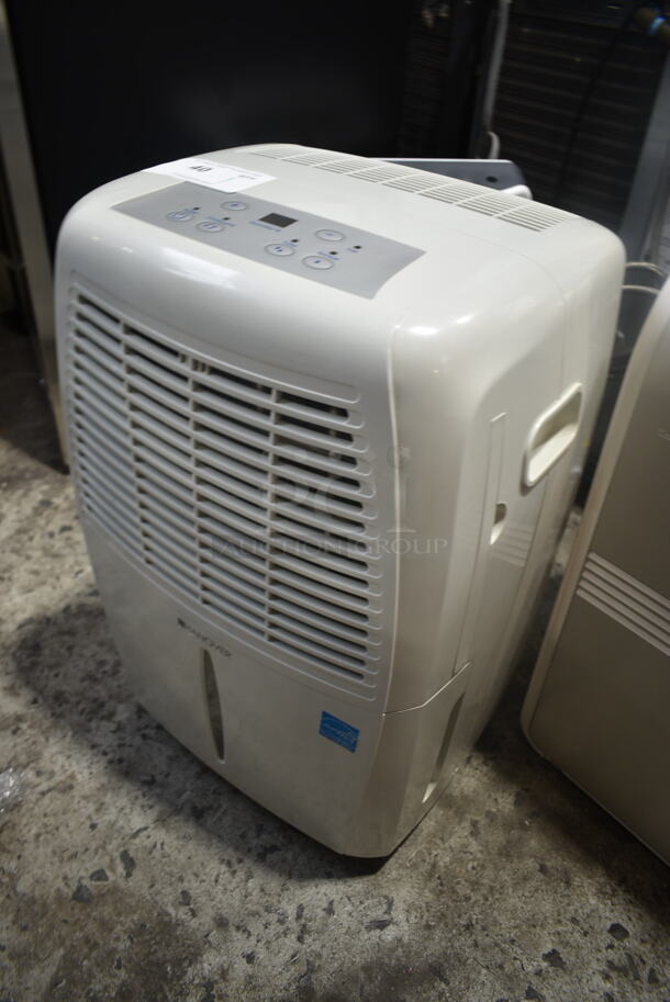 BRAND NEW SCRATCH AND DENT! Hanover HANAD70A 70 Pint Dehumidifier. 115 Volts, 1 Phase. Tested and Working! - Image 3 of 7