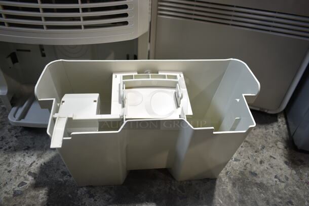 BRAND NEW SCRATCH AND DENT! Hanover HANAD70A 70 Pint Dehumidifier. 115 Volts, 1 Phase. Tested and Working! - Image 6 of 7