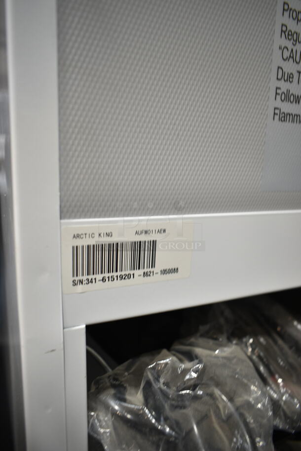 BRAND NEW SCRATCH AND DENT! Arctic King AUFM011AEW 1.1 cu ft Mini Freezer. 115 Volts, 1 Phase. Tested and Working! - Image 7 of 7