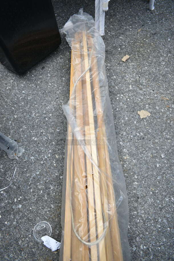 BRAND NEW SCRATCH AND DENT! Wooden Easel? - Image 4 of 4
