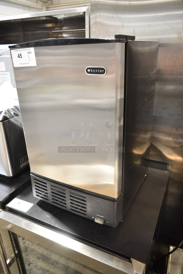 BRAND NEW SCRATCH AND DENT! Whynter UIM-155a 15" Built In Ice Maker Machine 12lb. 115 Volts, 1 Phase. Tested and Working! - Image 3 of 10