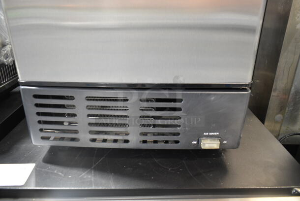 BRAND NEW SCRATCH AND DENT! Whynter UIM-155a 15" Built In Ice Maker Machine 12lb. 115 Volts, 1 Phase. Tested and Working! - Image 4 of 10