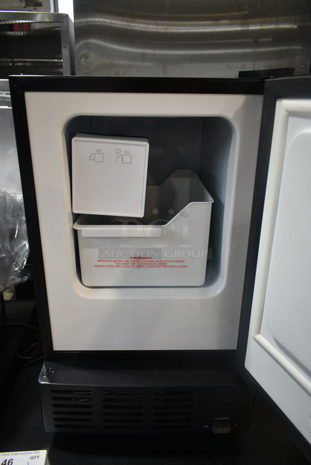 BRAND NEW SCRATCH AND DENT! Whynter UIM-155a 15" Built In Ice Maker Machine 12lb. 115 Volts, 1 Phase. Tested and Working! - Image 5 of 10