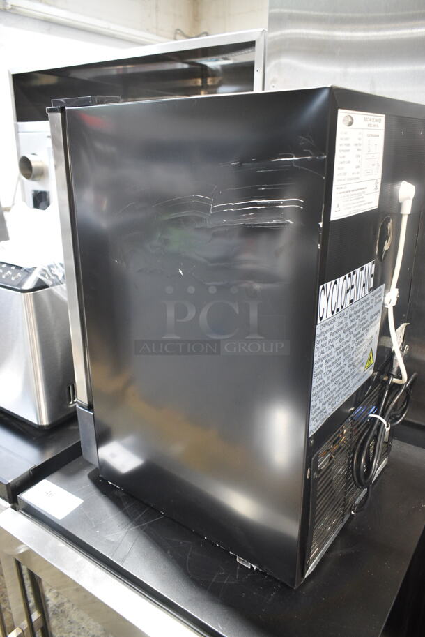 BRAND NEW SCRATCH AND DENT! Whynter UIM-155a 15" Built In Ice Maker Machine 12lb. 115 Volts, 1 Phase. Tested and Working! - Image 9 of 10