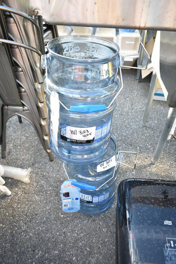 5 BRAND NEW SCRATCH AND DENT! Items Including 164WHCASBK High Chair, 2 San Jamar Ice Buckets and 2 Paper Towel Dispensers. 5 Times Your Bid!  - Image 6 of 10