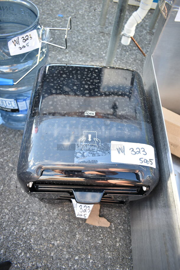 5 BRAND NEW SCRATCH AND DENT! Items Including 164WHCASBK High Chair, 2 San Jamar Ice Buckets and 2 Paper Towel Dispensers. 5 Times Your Bid!  - Image 8 of 10