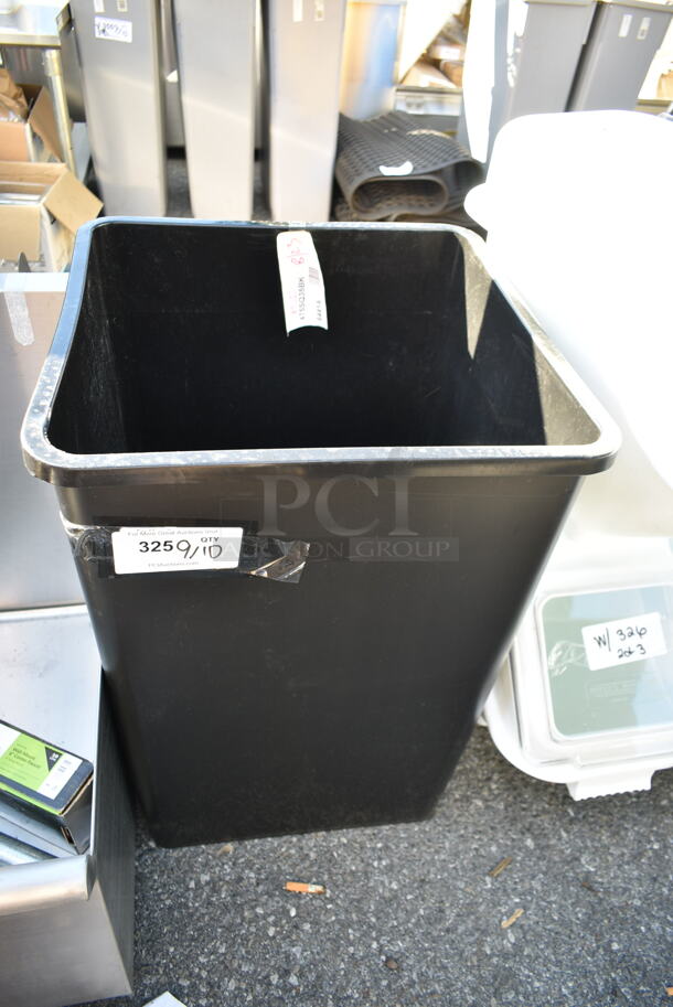 BRAND NEW SCRATCH AND DENT! Lavex 475SQ35BK 35 Gallon Black Square Trash Can - Image 2 of 4