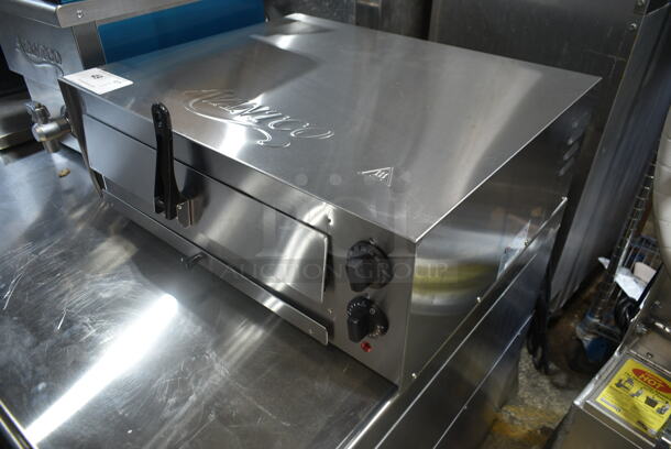 BRAND NEW SCRATCH AND DENT! Avantco 177CPO16TS Stainless Steel Countertop Pizza / Snack Oven with Adjustable Thermostatic Control. 120 Volts, 1 Phase. Tested and Working! - Image 3 of 8