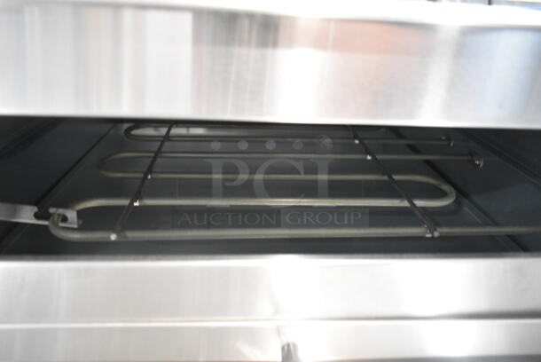 BRAND NEW SCRATCH AND DENT! Avantco 177CPO16TS Stainless Steel Countertop Pizza / Snack Oven with Adjustable Thermostatic Control. 120 Volts, 1 Phase. Tested and Working! - Image 6 of 8