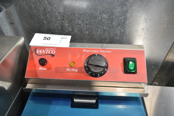 BRAND NEW SCRATCH AND DENT! 2023 Avantco 177F200 Stainless Steel 15 lb. Medium-Duty Electric Countertop Fryer w/ Metal Fry Basket and Lid. 208/240 Volts, 1 Phase.  - Image 4 of 8
