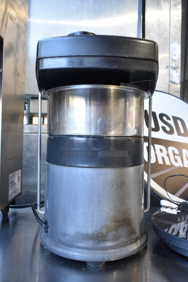 Zummo Ceado Z22C Stainless Stel Commercial Countertop Juicer. 110-120 Volts, 1 Phase. Tested and Working! - Image 4 of 9