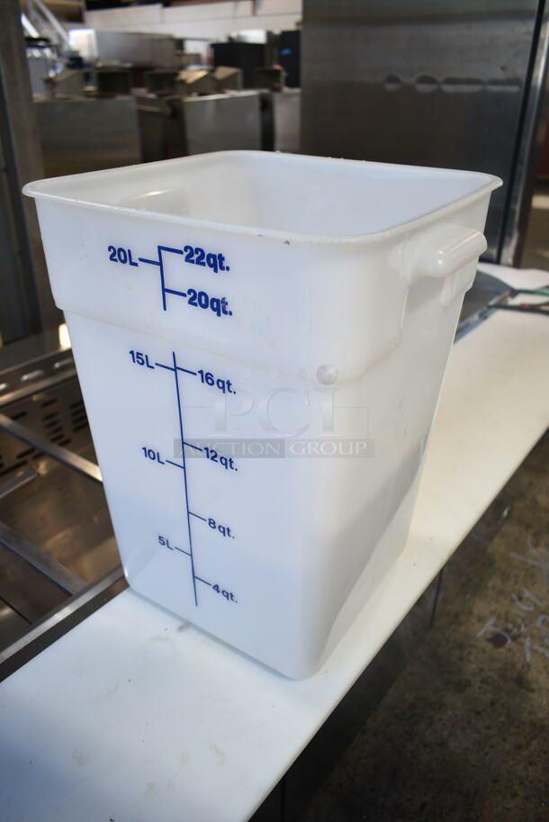 ALL ONE MONEY! Lot of 21 Poly 22 Quart Containers.  - Image 5 of 7