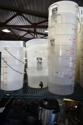 ALL ONE MONEY! Lot of 12 Poly Containers Including 4 DSPR6, 2 RFS18PP, 4 RFS22PP