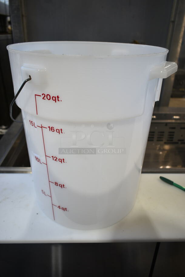 ALL ONE MONEY! Lot of 12 Poly Containers Including 4 DSPR6, 2 RFS18PP, 4 RFS22PP - Image 5 of 11