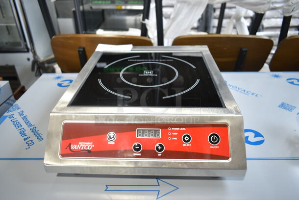BRAND NEW SCRATCH AND DENT! Avantco 177IC3500 Stainless Steel Commercial Countertop Single Burner Induction Range. 208-240 Volts, 1 Phase.  - Image 1 of 5