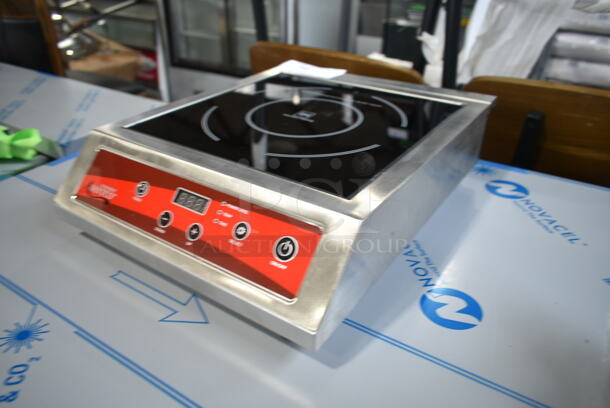 BRAND NEW SCRATCH AND DENT! Avantco 177IC3500 Stainless Steel Commercial Countertop Single Burner Induction Range. 208-240 Volts, 1 Phase.  - Image 2 of 5