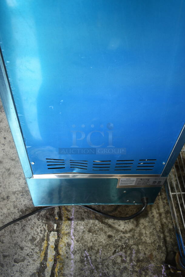 BRAND NEW SCRATCH AND DENT! Avantco 177VBE102M Stainless Steel Electric 65 lb. Vertical Broiler. 208/240 Volts, 1 Phase. - Image 7 of 8