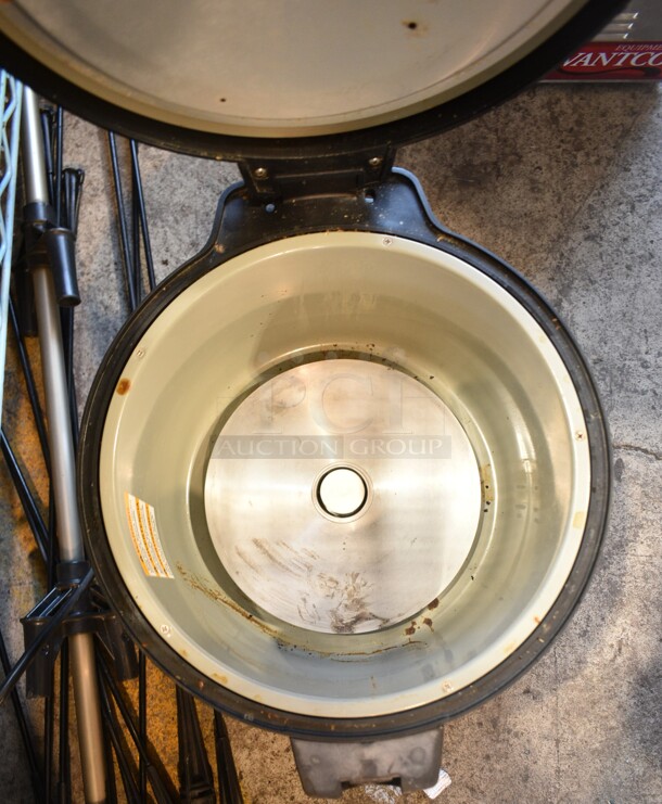 Proctor Silex 37540 Stainless Steel Countertop Rice Cooker Warmer. 120 Volts, 1 Phase. Tested and Working! - Image 4 of 5