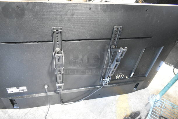 LG 55UH615A 55" Television. 100-240 Volts, 1 Phase. Buyer Must Pick Up - We Will Not Ship This Item. Tested and Working!  - Image 6 of 9