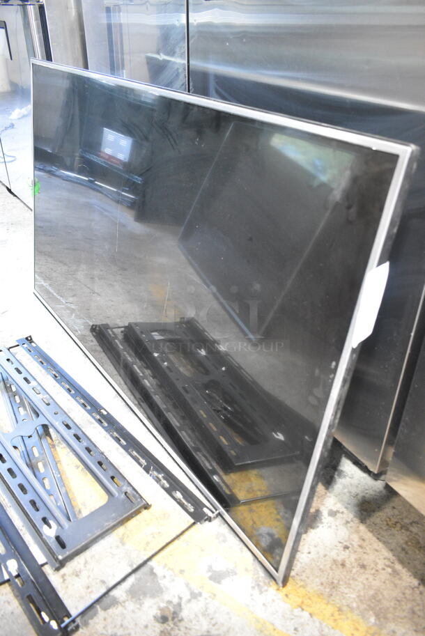 LG 55UH615A 55" Television. 100-240 Volts, 1 Phase. Buyer Must Pick Up - We Will Not Ship This Item. Tested and Working!  - Image 3 of 10