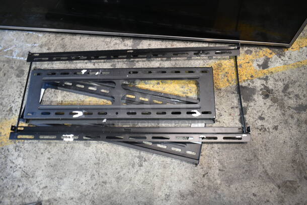 LG 55UH615A 55" Television. 100-240 Volts, 1 Phase. Buyer Must Pick Up - We Will Not Ship This Item. Tested and Working!  - Image 4 of 10