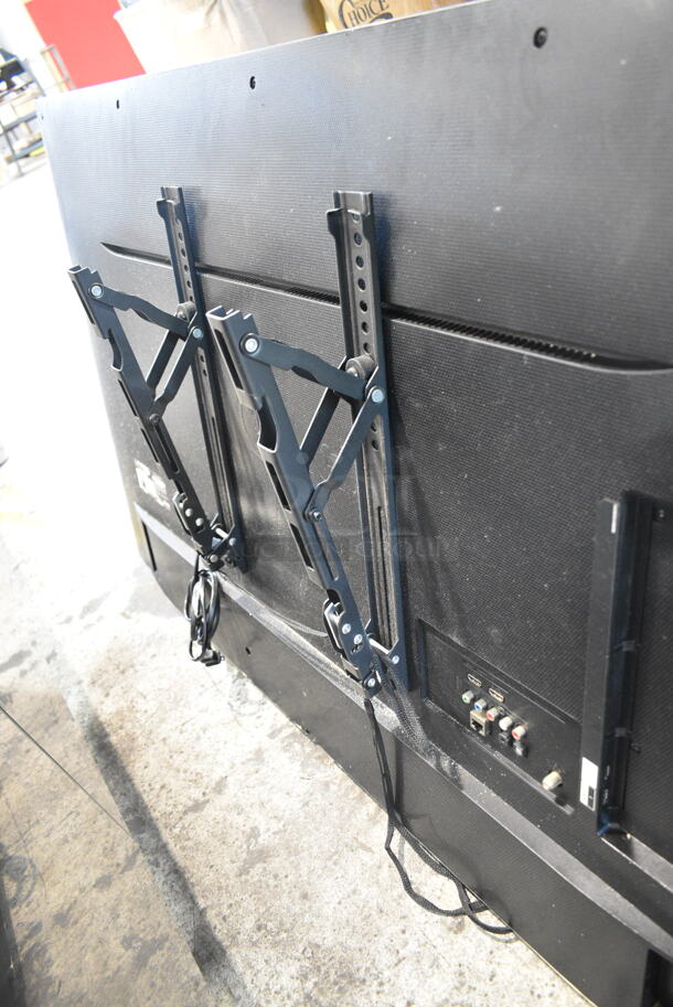 LG 55UH615A 55" Television. 100-240 Volts, 1 Phase. Buyer Must Pick Up - We Will Not Ship This Item. Tested and Working!  - Image 6 of 10