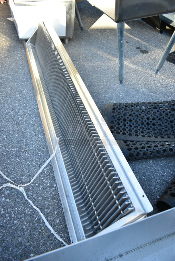 BRAND NEW SCRATCH AND DENT! Regency 14-Gauge Stainless Steel Floor Trough with Grate - Image 3 of 5