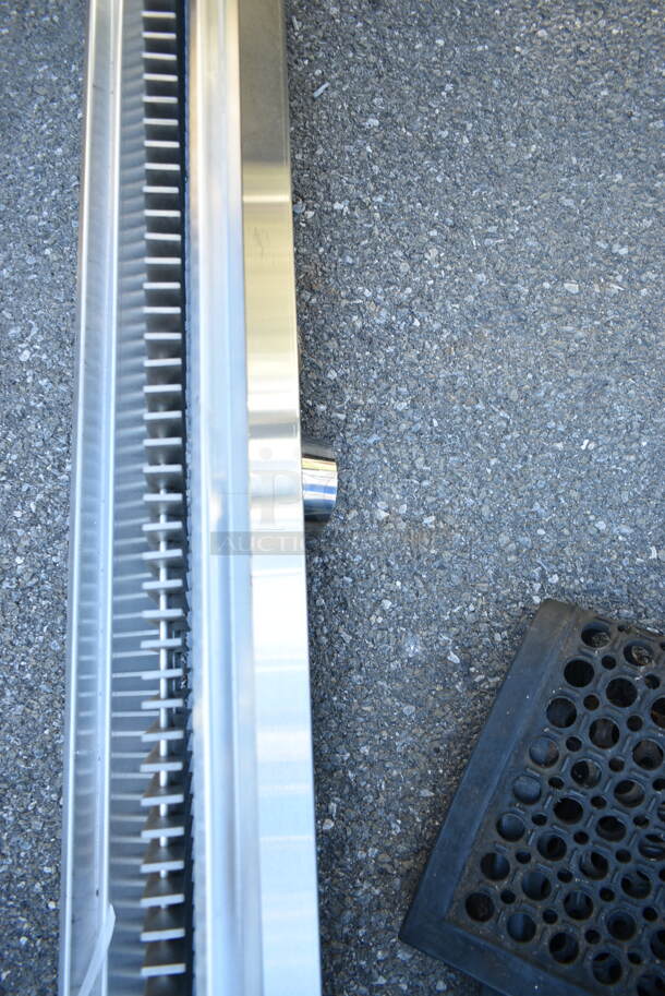 BRAND NEW SCRATCH AND DENT! Regency 14-Gauge Stainless Steel Floor Trough with Grate - Image 4 of 5