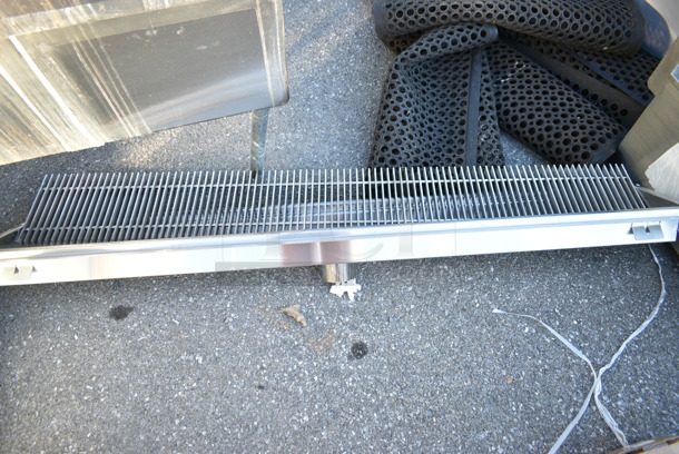 BRAND NEW SCRATCH AND DENT! Regency 14-Gauge Stainless Steel Floor Trough with Grate - Image 5 of 5