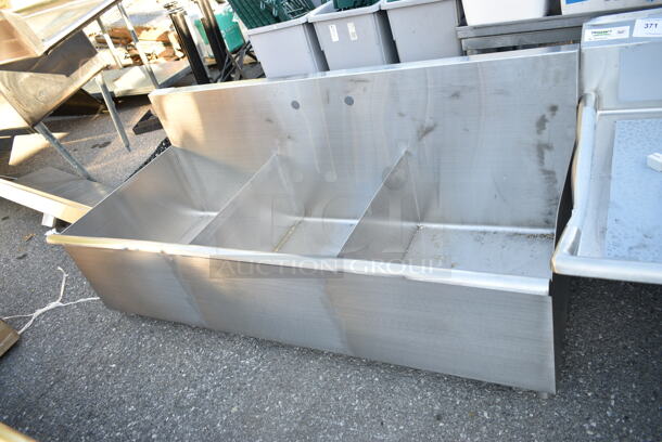 BRAND NEW SCRATCH AND DENT! Stainless Steel 3 Bay Sink. No Legs. Bays 20x24x14 - Image 1 of 6