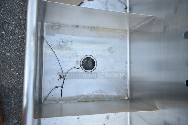 BRAND NEW SCRATCH AND DENT! Stainless Steel 3 Bay Sink. No Legs. Bays 20x24x14 - Image 5 of 6