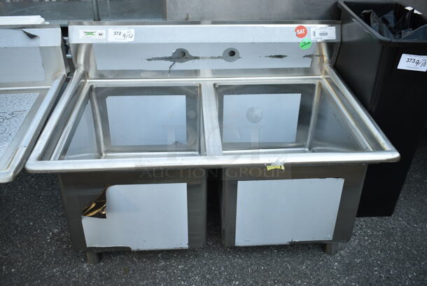 BRAND NEW SCRATCH AND DENT! Regency 600S21824 43" 16 Gauge Stainless Steel Two Compartment Commercial Sink with Stainless Steel Legs and Cross Bracing - 18" x 24" x 14" Bowls. No Legs.  - Image 2 of 6