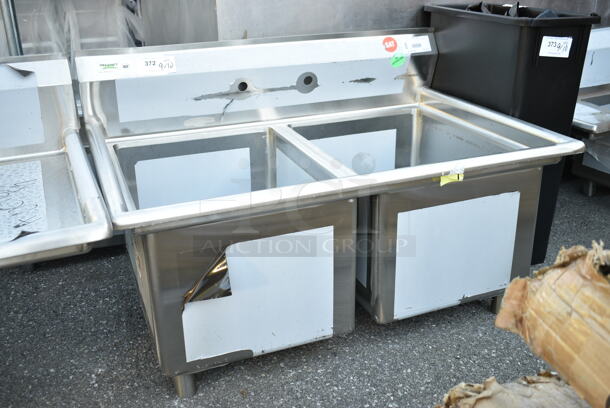 BRAND NEW SCRATCH AND DENT! Regency 600S21824 43" 16 Gauge Stainless Steel Two Compartment Commercial Sink with Stainless Steel Legs and Cross Bracing - 18" x 24" x 14" Bowls. No Legs.  - Image 3 of 6