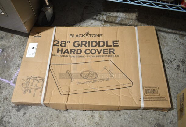 BRAND NEW SCRATCH AND DENT! Blackstone 5003 Griddle Hard Cover - Image 2 of 3