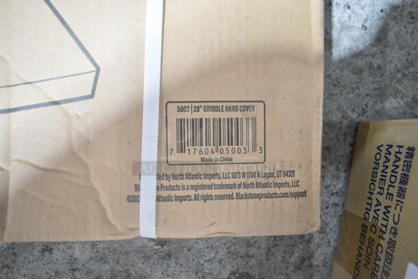 BRAND NEW SCRATCH AND DENT! Blackstone 5003 Griddle Hard Cover - Image 3 of 3